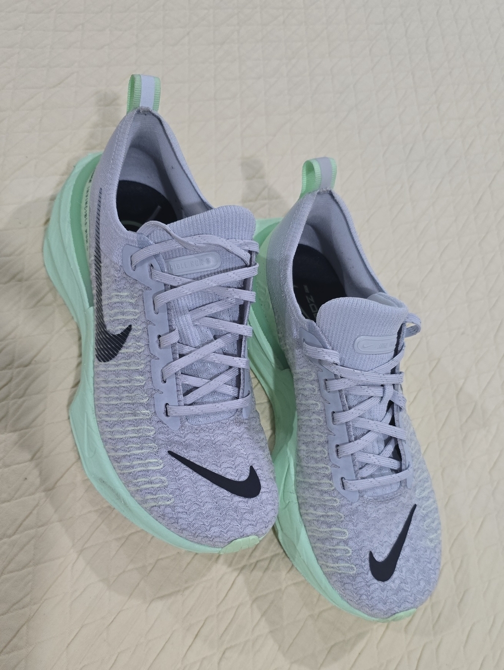Nike Women’s Light Gray Knit Running Shoes with Mint Sole